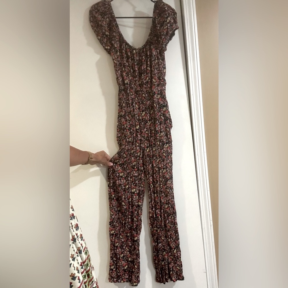Super cute and fun multicolor floral jumpsuit